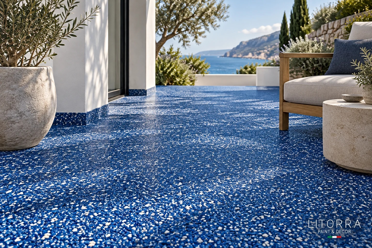 Détail d’ambiance PIETRORA : granulats minéraux et raccord d’une terrasse