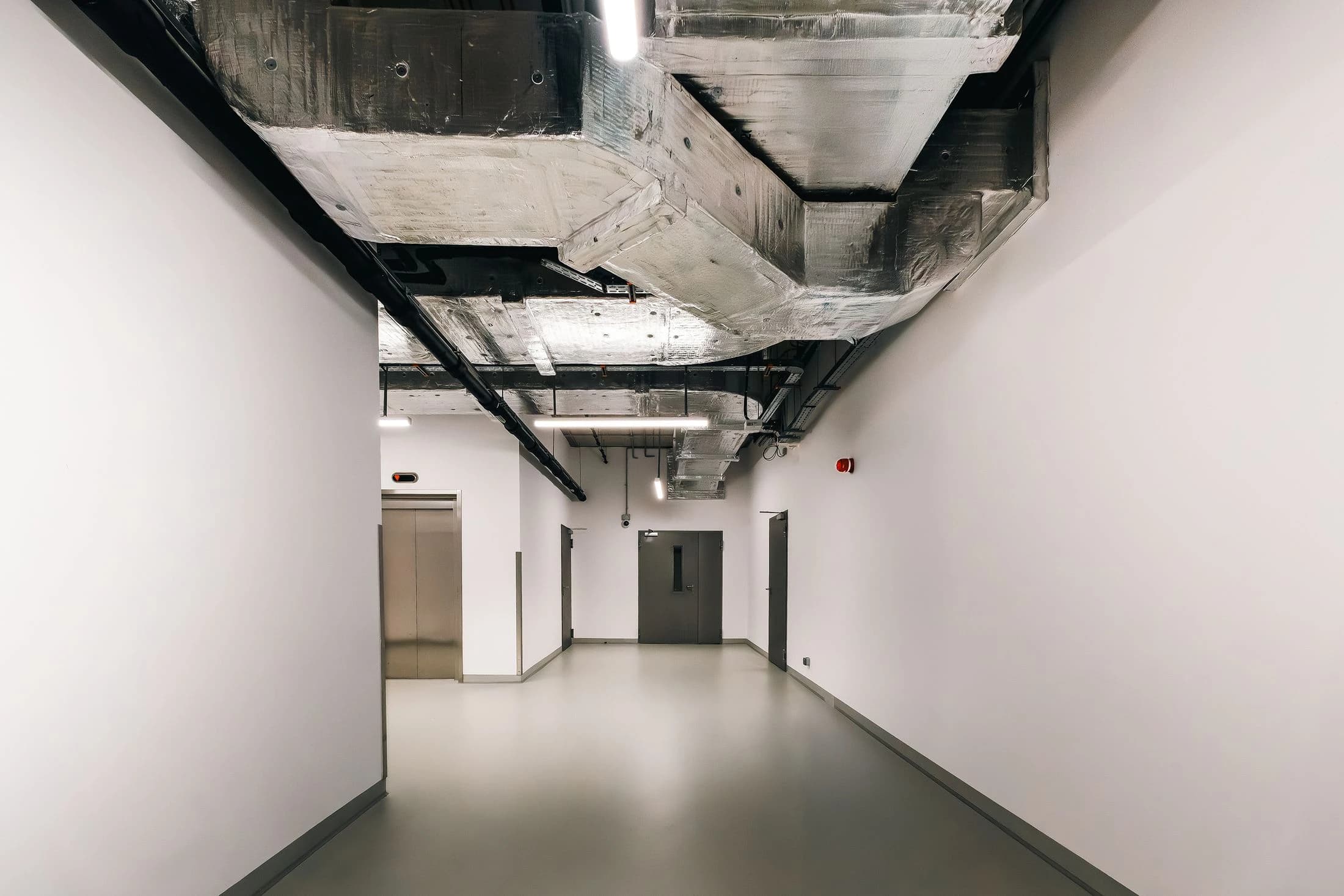 Illustration de réseaux techniques intégrés dans un bâtiment