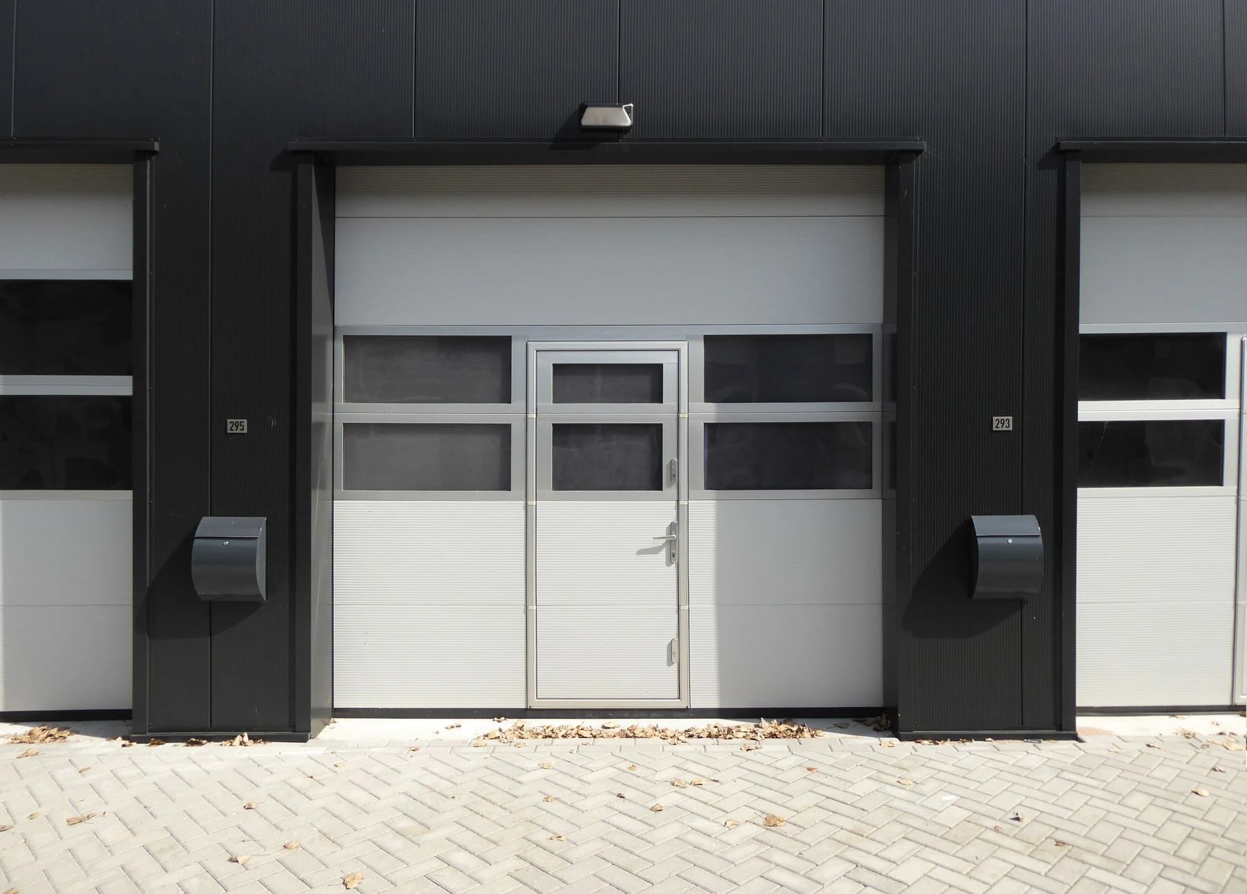 Garage avec accès piéton, illustration