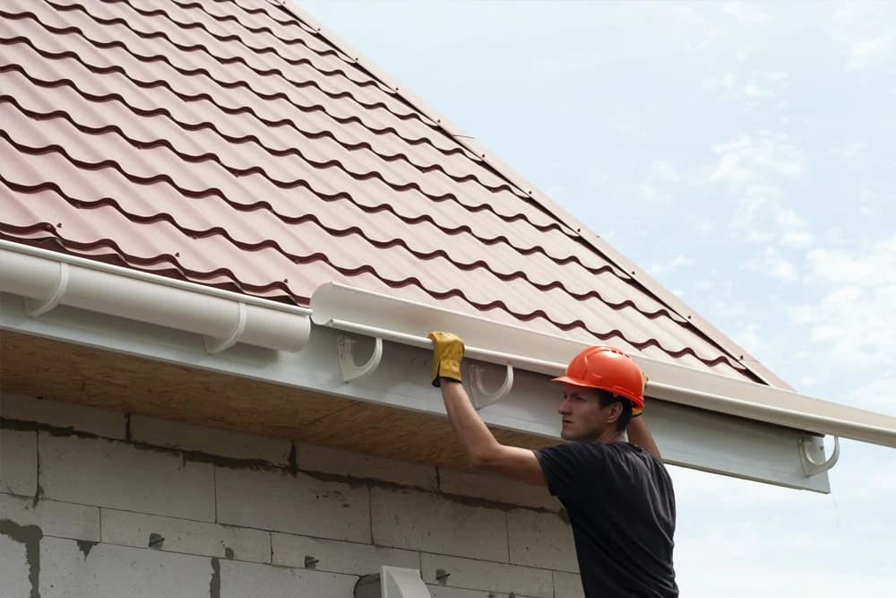 Gouttière : fonction, installation et entretien efficace
