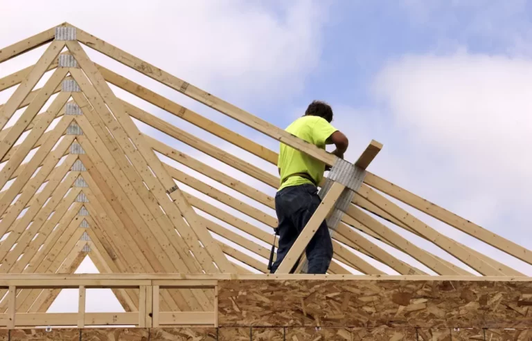 Chevron dans le bâtiment : Définition et Utilisations clés