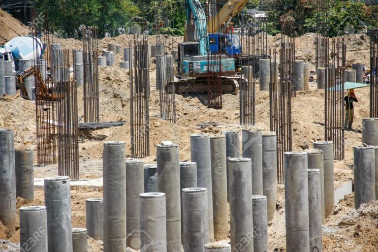 Pieux : Comprendre leur Utilisation et Avantages en Construction