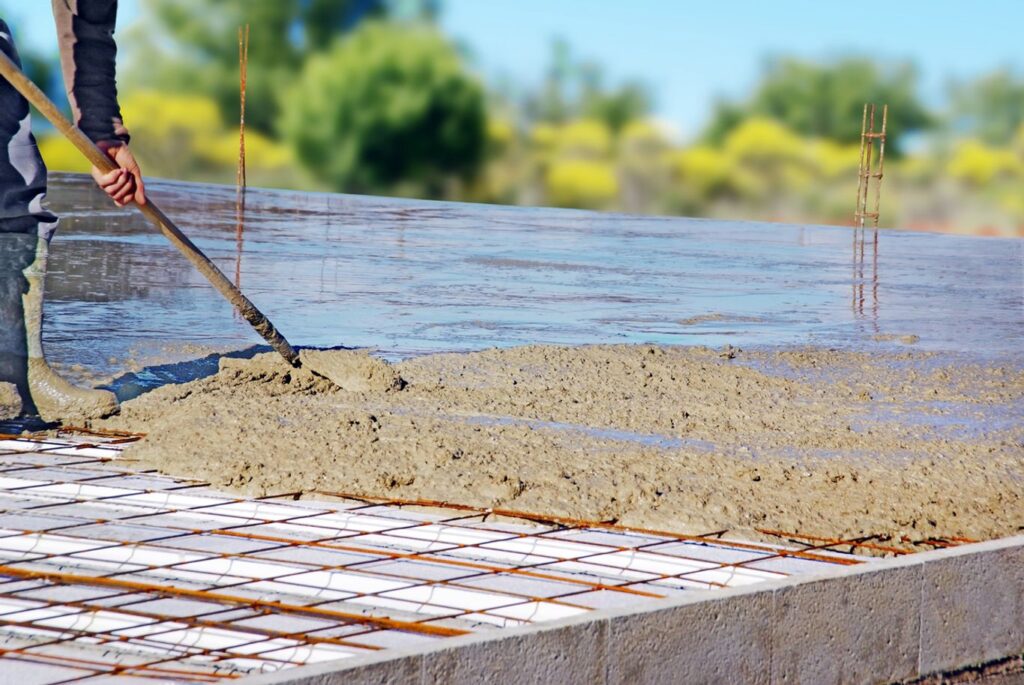Dalle basse en béton armé pour maison en Tunisie